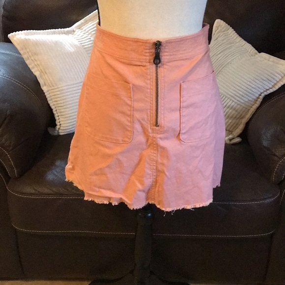 Madewell Pink/Coral Zip Aline Denim Mini Skirt Size 6 Raw Hem Pockets Preowned - Picture 2 of 8
